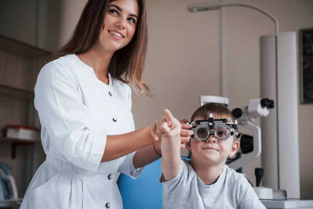 افضل استشاري عيون اطفال و علاج الاستجماتيزم